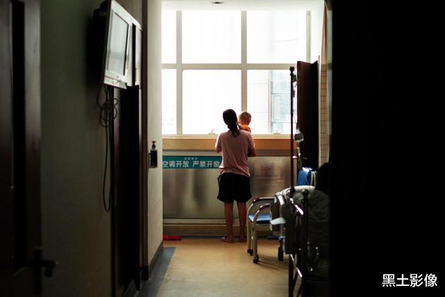 黑土影像|广东一女子婚后7年终怀孕，谁知孩子出生一个月后变“大头娃娃”