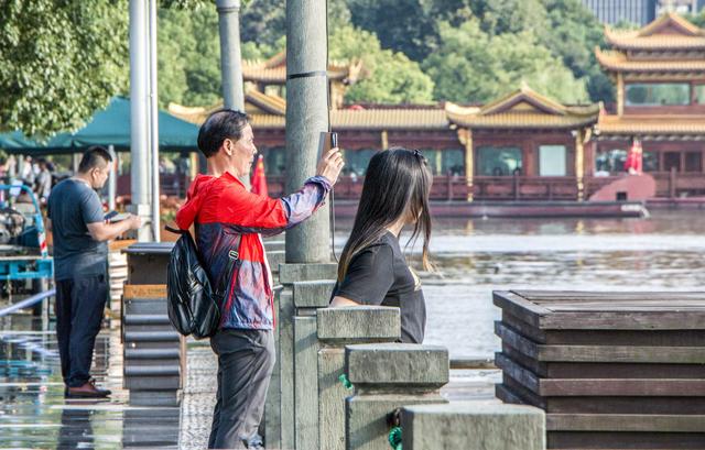 此地打车起步价上涨到23元，游客直言玩不起，还是老实坐公交吧！