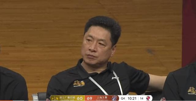 广厦@全华班广厦凭什么完成逆转?停赛的151天里,他们流了太多汗水!