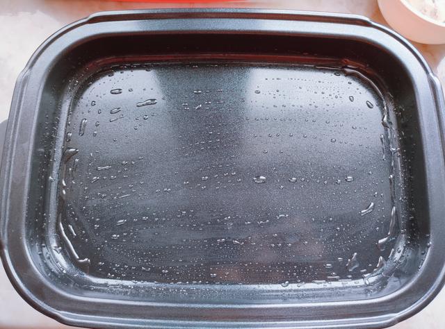 玉米▲教你肠粉的简单做法，米皮Q弹，内馅鲜香，蘸酱汁一口一口吃不够