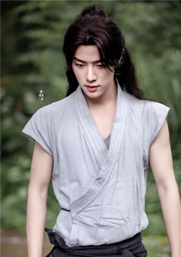 迪丽热巴|7月最受欢迎电视剧演员，热巴跌落神坛，看到榜首：原来是男神