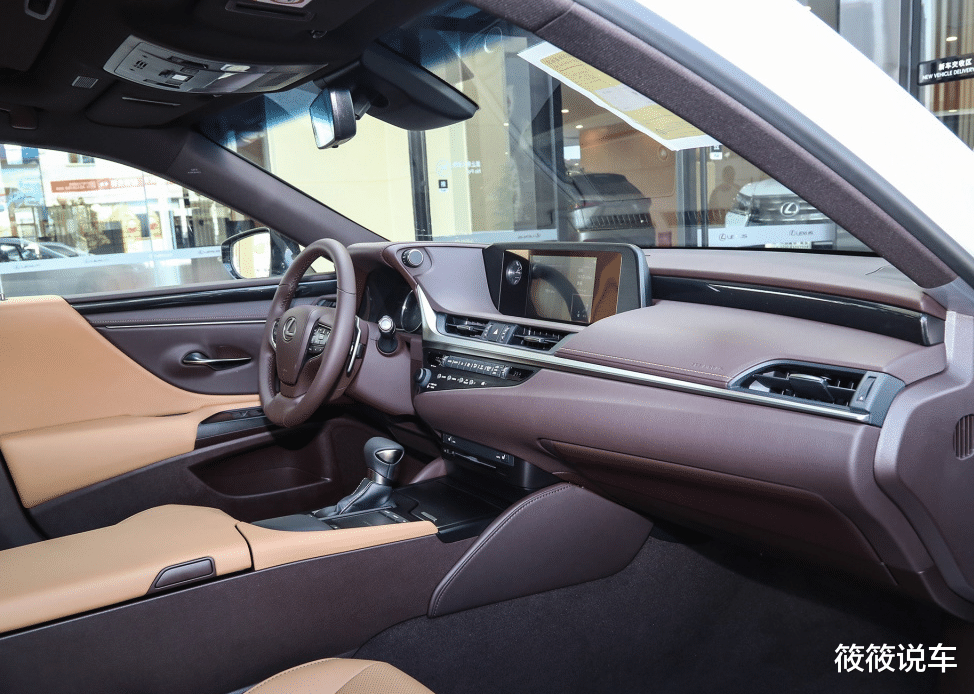 『雷克萨斯ES』丰田再添“新王者”!比宝马5系还好看,油耗4.2L,标配四轮独悬