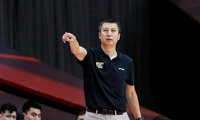 辽宁男篮|38天神奇逆袭：从换帅到冲冠，辽篮打疯了！13胜1负郭士强扎心吗？