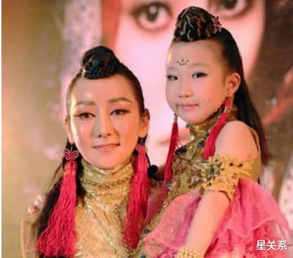 春晚|3次上春晚“公然假唱”，与富豪认识90分钟领证，今39岁成人生赢家