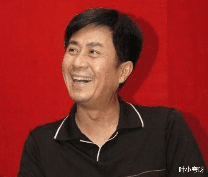 郭凯敏|62岁老戏骨郭凯敏,二婚娶尤勇前妻很幸福,儿子长相英俊比他帅