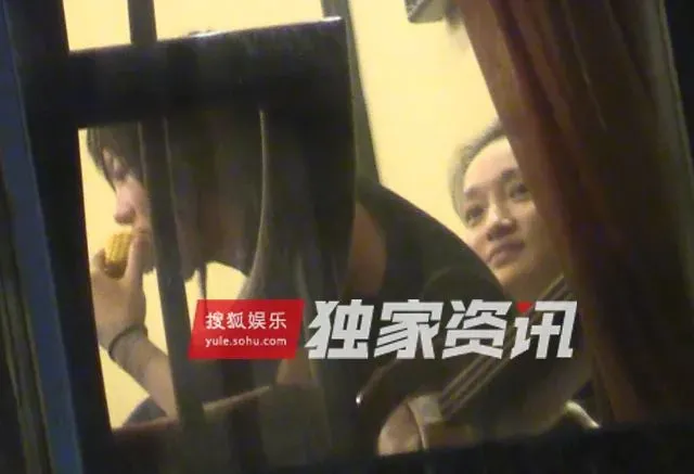 窦靖童|又交男友了？她的性取向真是个迷啊
