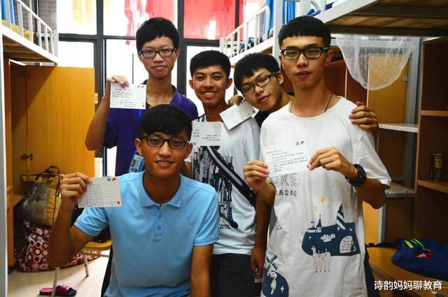 大学|儿子600分考上医学院,可录取的专业很“尴尬”,父亲:咱复读吧