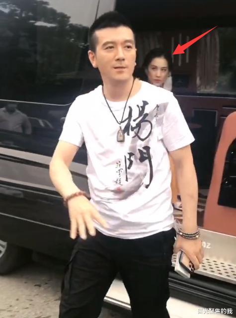 黄圣依|杨子黄圣依从房车上下来,看清内部装饰,贫穷限制了我的想象