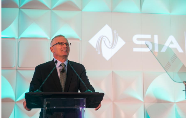 5G|美国半导体协会正式就华为发声,却让台积电哭笑不得,300亿要飞