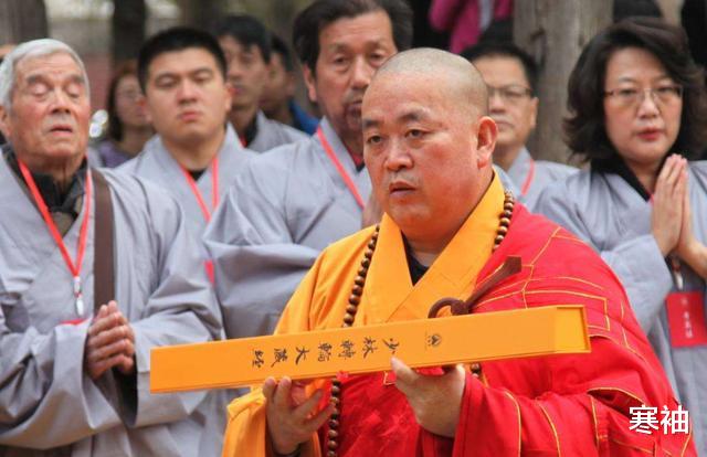 寒袖|网友质疑释永信月薪，少林寺每年过亿的香火钱都咋花的？