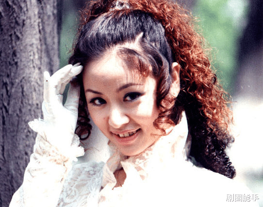 『贾静雯』带红台湾半个娱乐圈艺人，林心如贾静雯因她而火，今却败给蓝盈莹？