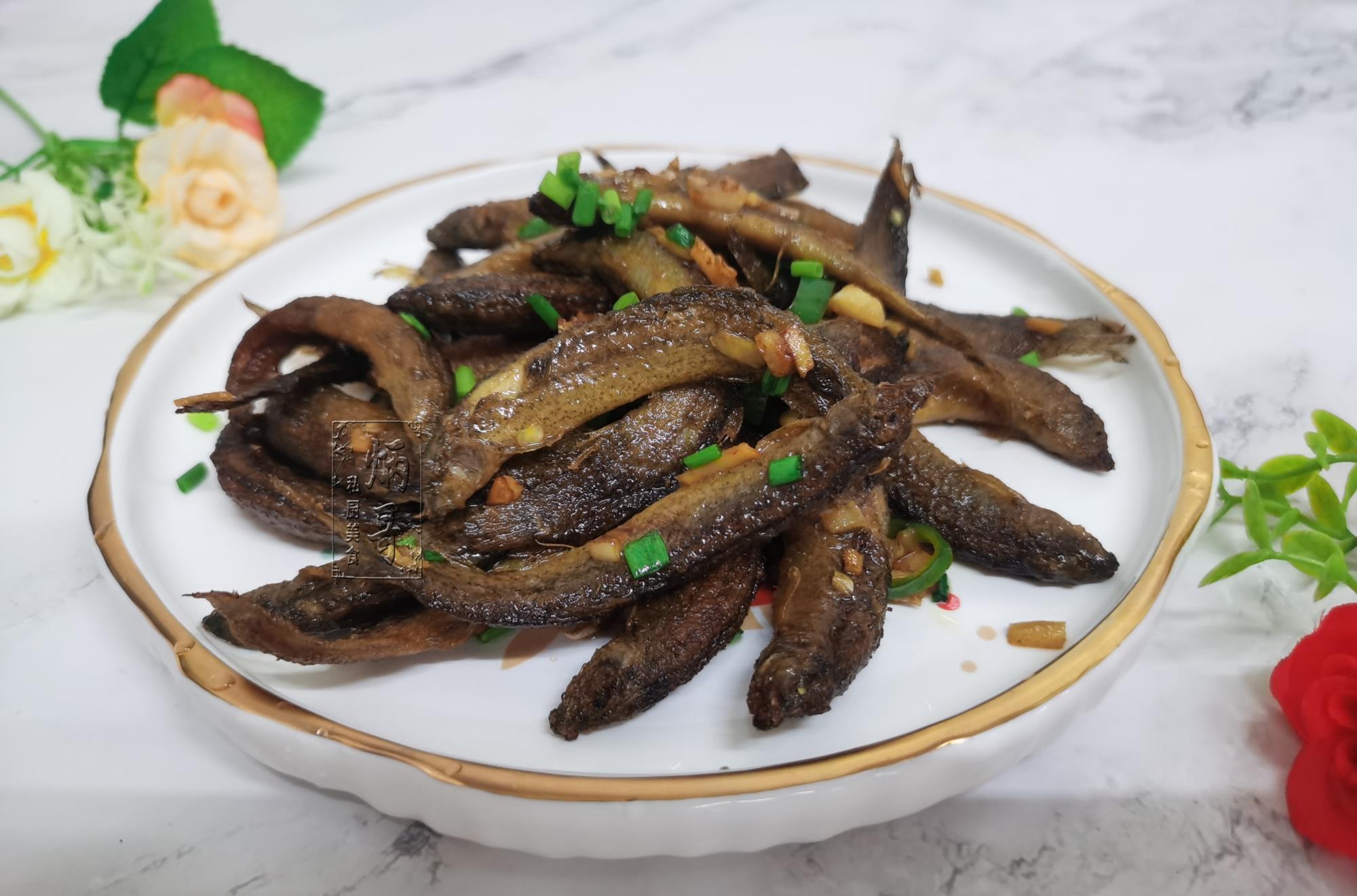 泥鳅|全身都是宝的鱼，营养比鳗鱼还高，河里越来越少了，有钱吃不到！