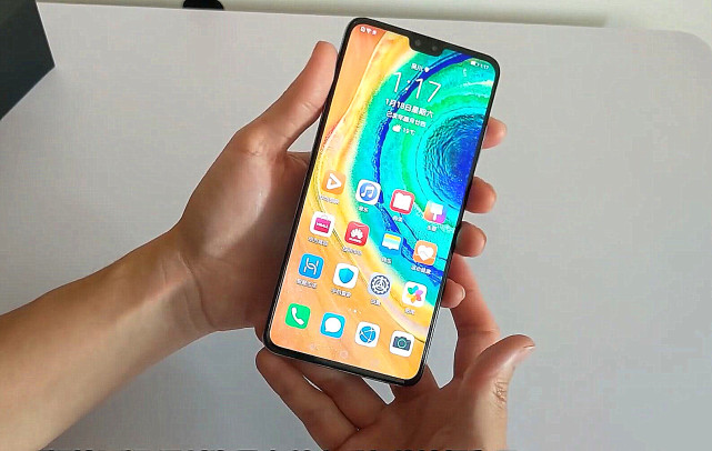 华为mate30|华为扛不住了，华为Mate30再次跌至新低，为何称赞声逐渐增加？