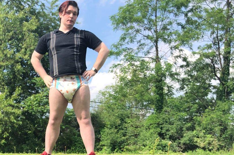 米恩|美国一28岁男子每天穿尿布上班，被老板解雇，现面临找工作难题