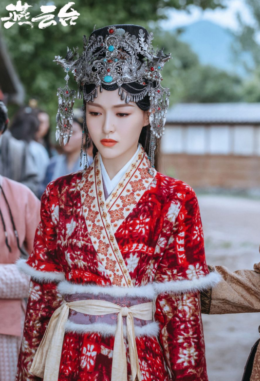 佘诗曼|也曾一夜爆红,今在《燕云台》里演配角,与大15岁佘诗曼演情侣