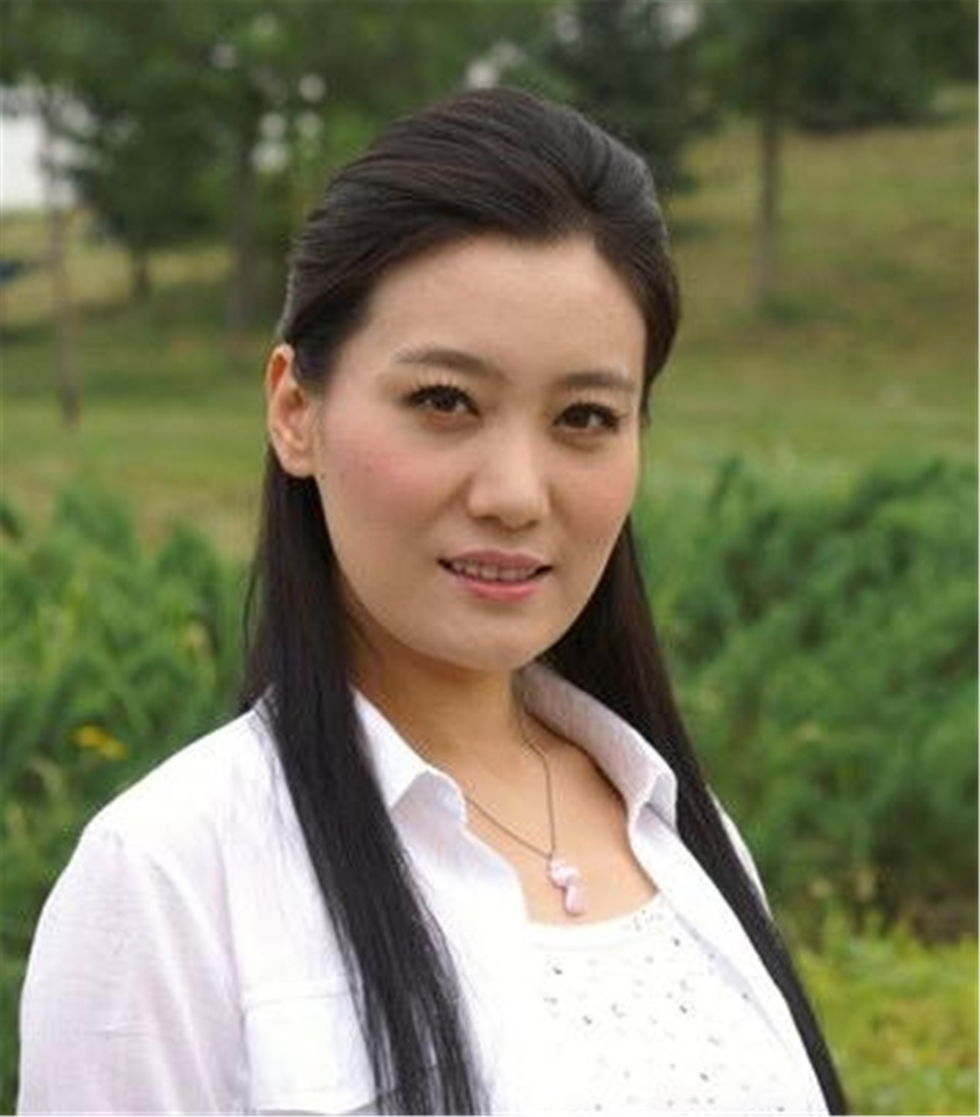 谭晶|她是著名歌唱家，国家一级演员，上过12次春晚，老公背景更不一般