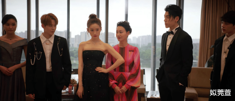 秦岚|过分美丽：都是秦岚捧红的顶流，为何她更看好徐陵？林湘输了3点