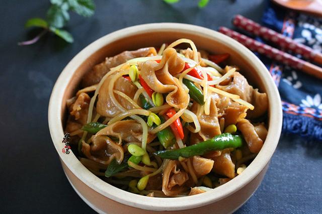 猪大肠|它是“最脏”的食物，厨师从来不让家属吃，很多女性却特别爱吃