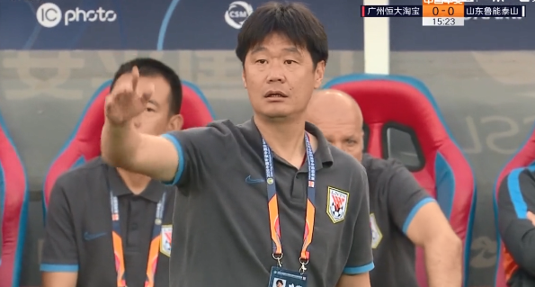 义乌|膜拜吧！李霄鹏连续出招打服恒大，轮换+换人给中超树立榜样