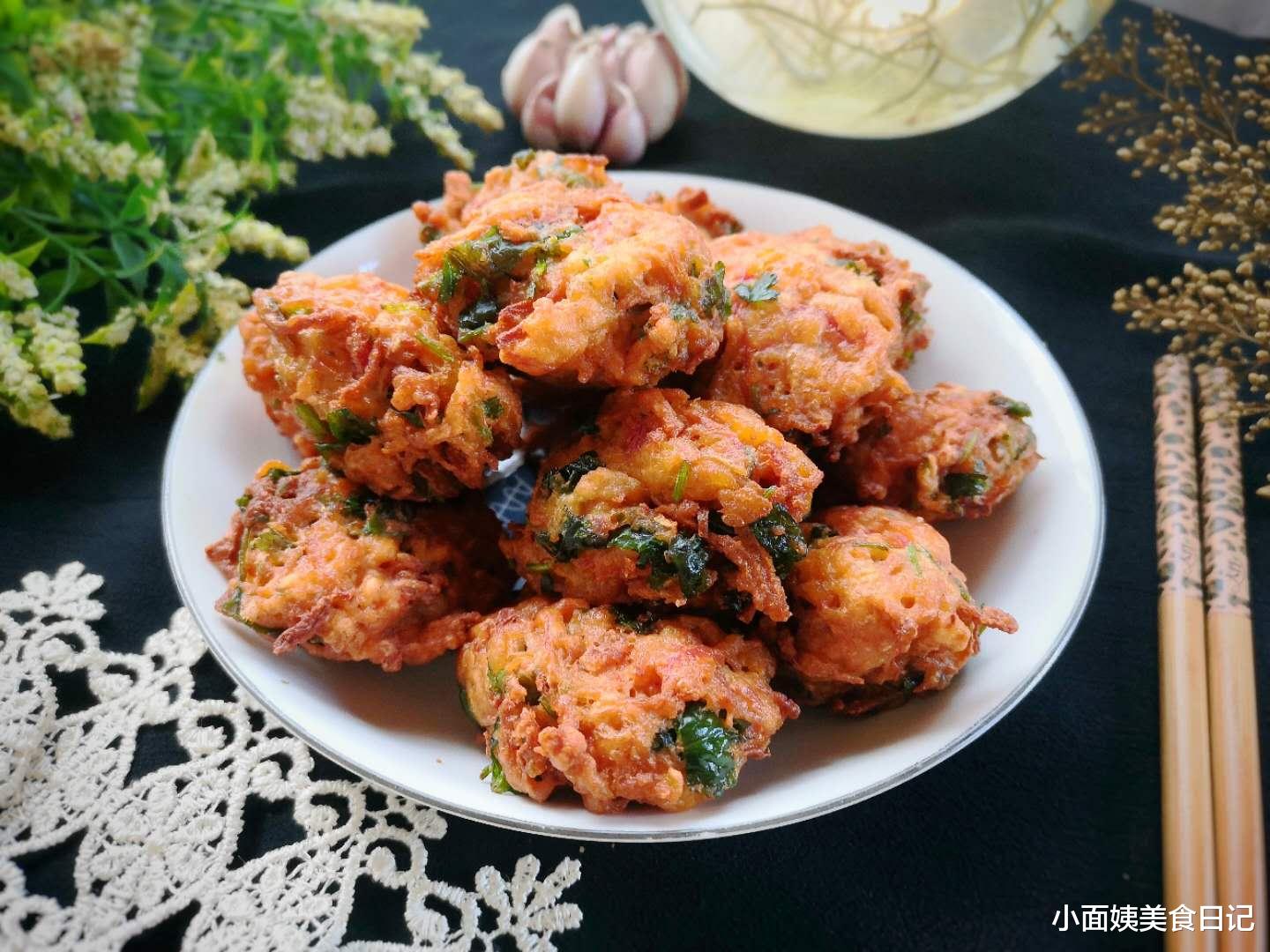 鸡蛋@夏季，我家隔几天就做这个吃，10分钟做一盘，外酥里嫩，比肉还香！