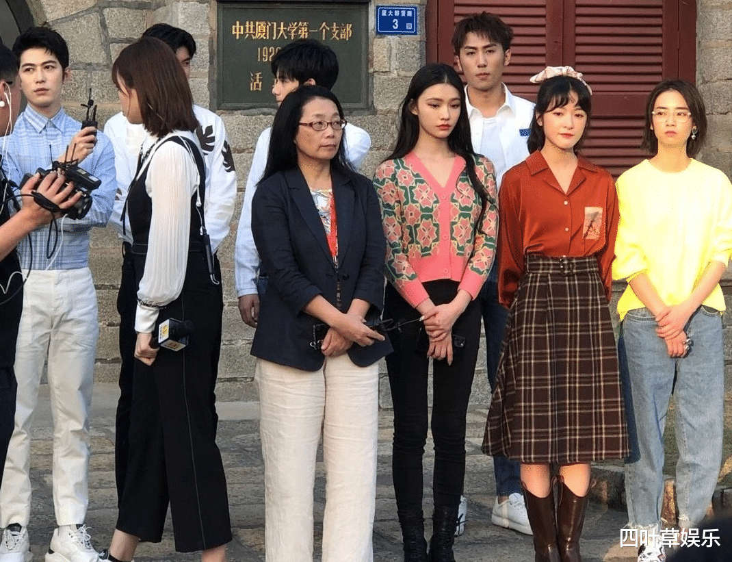 关晓彤|“星辰大海”演员路透，关晓彤身材抗打，年轻演员生图颜值好看