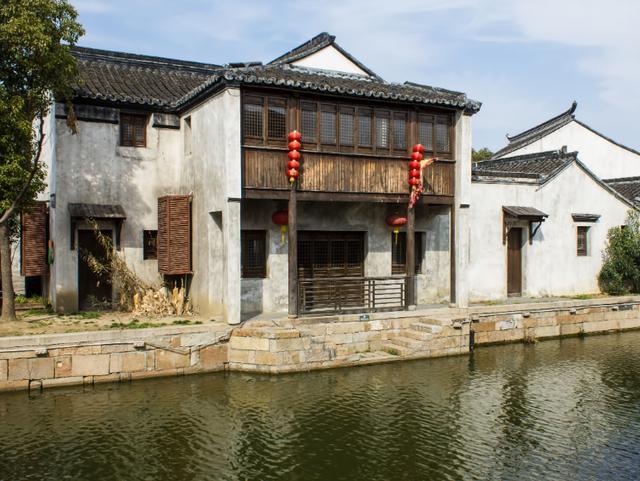 荡口古镇■我国最“任性”的古镇，白天门票80元，晚上游客便可随意进出！