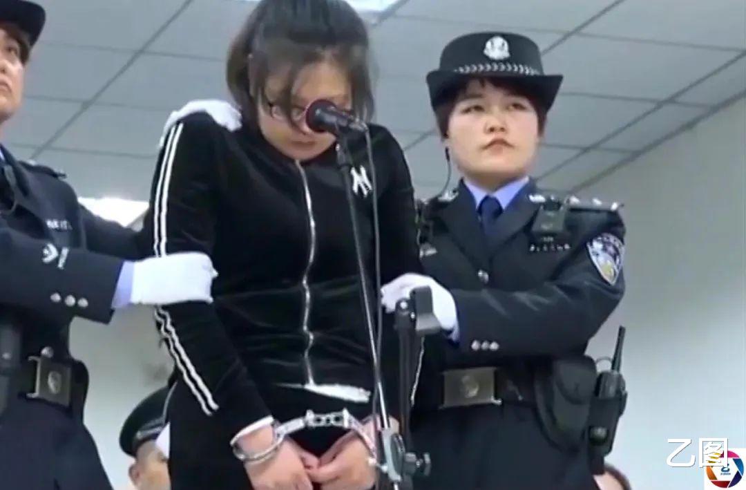 『套路贷』男童被虐昏迷3年，继母生父获刑16年和3年，却唤不醒“继母们”