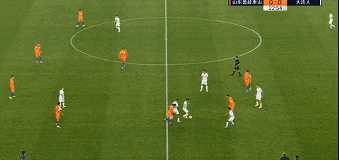 国足|贝尼特斯盛赞大连人36岁老将 赵旭日终场哨响后一幕令人动容