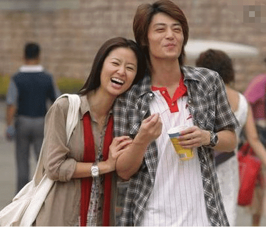 [林心如]林心如年轻时没人追？看看到她20岁年轻照，网友：这哪敢追啊！