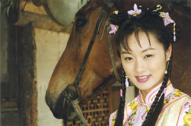 『郑家榆』她大红时瞧不起赵薇，却遭孙耀威抛弃患抑郁症，如今复出沦为18线