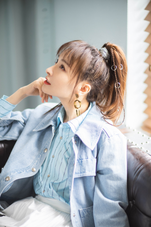 [发型]吴昕越来越时髦！仅仅只是换了一款发型，连气质都变了！