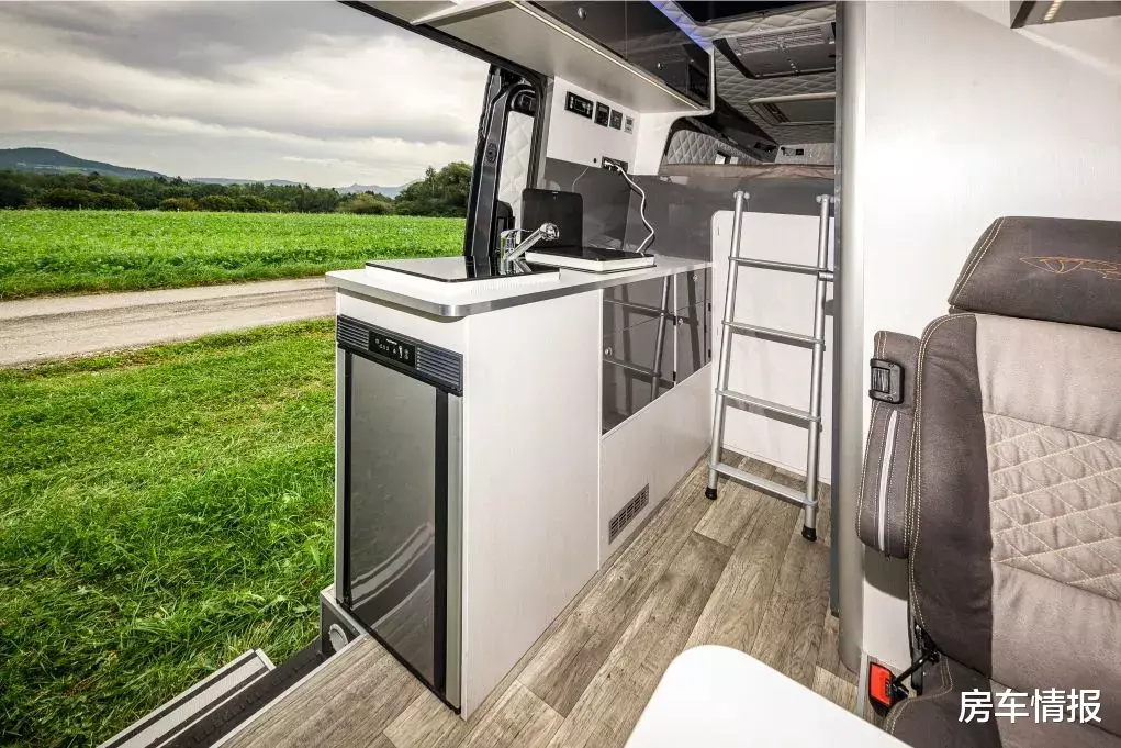 房车|2020款德国MAN房车见过吗？不是百万级越野卡车，普通家庭也能玩