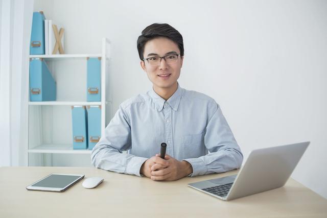 「离职」领导同事向你咨询意见，不要回答是或者不是，聪明的人都这么做