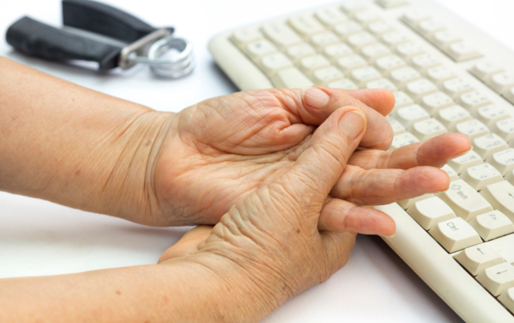 [奶油]糖尿病的人，晚上频繁出现4个“异常”，暗示血糖超标，莫大意！