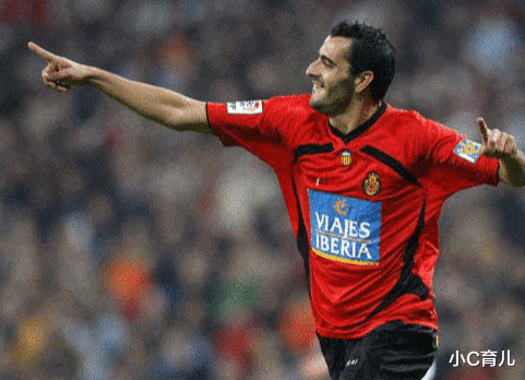 颜妮■27岁夺金靴爆红,力压劳尔捧欧洲杯冠军,妻子曾自爆睡多位皇马巨星!