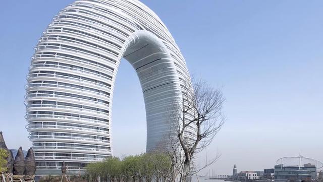 |世界上最酷炫的五座摩天大楼，其中一个形状如金字塔，高达260米