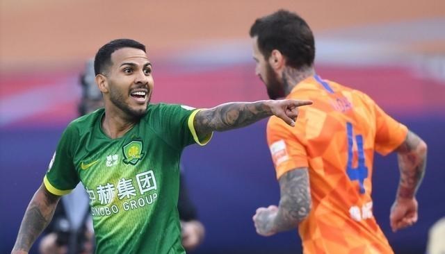 山东鲁能|山东鲁能被吹点球原因曝光,裁判如此解释,你认为对吗?