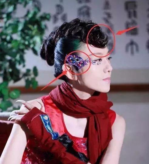 「杨丽萍」“摘肋骨”、绝育、不摘帽子的秘密曝光，杨丽萍为舞蹈奉献一生！