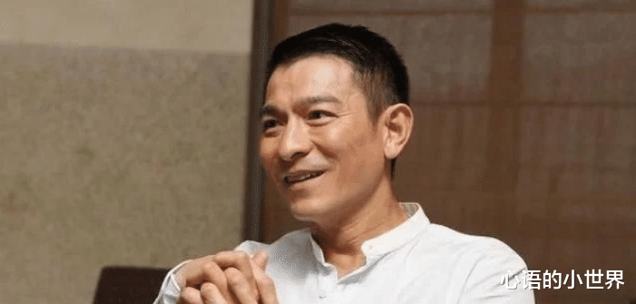 『刘德华』刘德华参加饭局后醉酒，没想到当场写的歌词，谱曲后竟然火了十几年