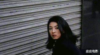 「徐峥」开场第1分钟就埋了3颗雷，一口气刷两遍，徐峥这部犯罪片太好看了