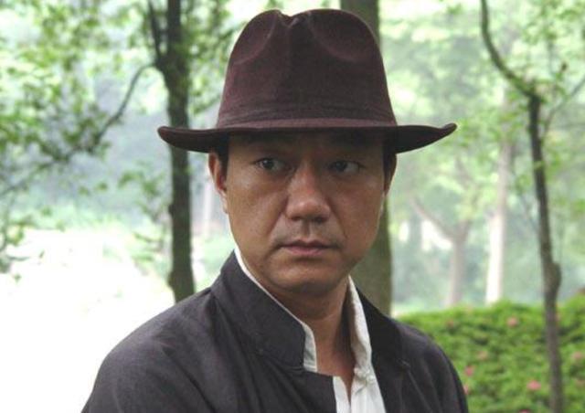 尹启相|1998年，30岁“大棍子”董勇，只剩下10元钱，靠“香妃”养一个月