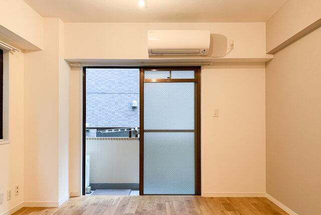 |日本一套21㎡房租了10年，没有卧室客厅地板当床，空无一物像新房