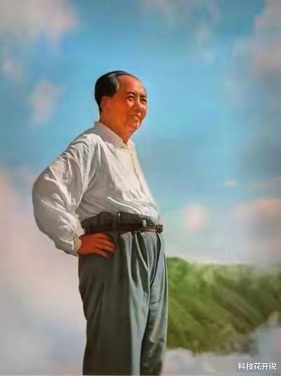 汽车|老照片：穿补丁裤子讲话的毛主席，试乘国产汽车的周总理，满眼泪水的贺子珍