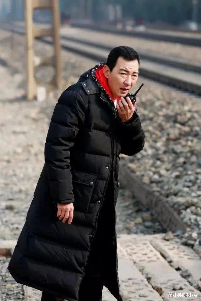 郝平■《三叉戟》郝平演活大喷子，演技好到写进教科书，今转型当导演