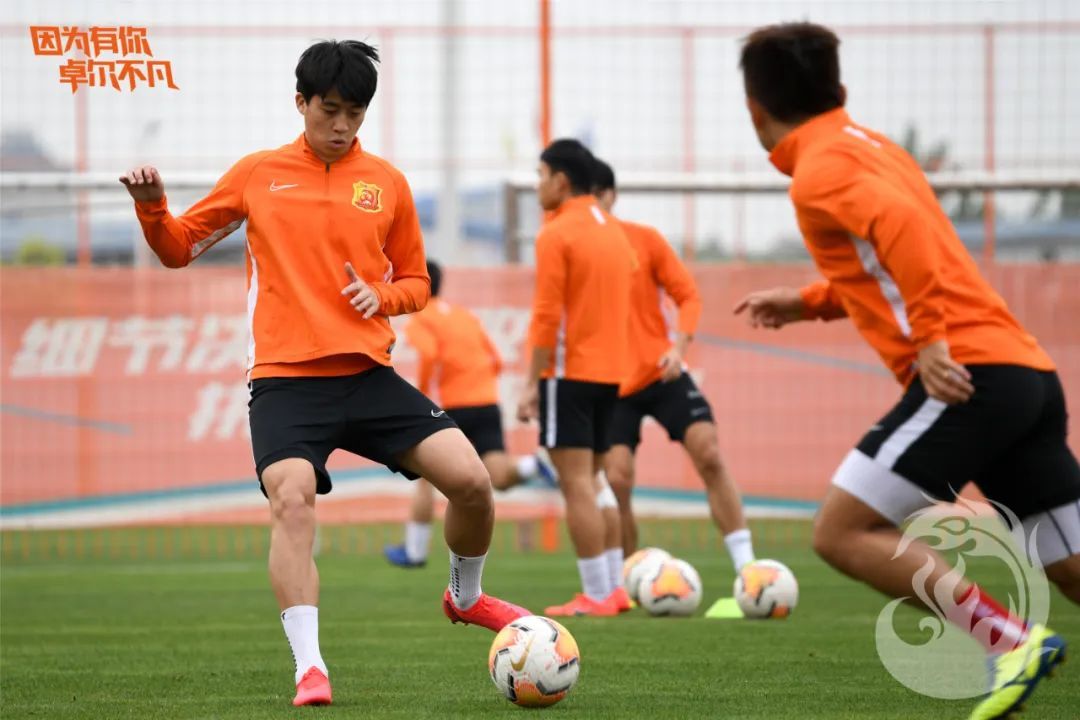 #武汉卓尔#同城德比热身，武汉卓尔3-1武汉三镇，国际级裁判顾春含执法