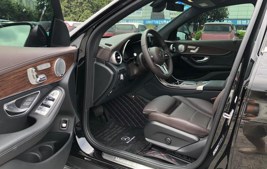 奔驰GLC|7月再卖14879辆！从加价到连跌5万，还看啥奥迪Q5L、宝马X3