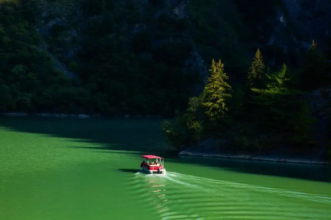 川西@美到窒息！这4个川西景点堪称仙境，人少景美不打挤！