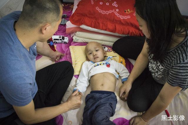 「医生」女子结婚12年不孕,试管婴儿喜得双胞胎,其中一个到3岁就出事了