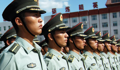 高校|高考直接考入军校和地方高校毕业后参军哪种方式对将来有前途?