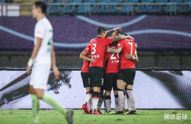 中超|31岁外援踢疯了！惊天倒钩+外脚背世界波，中超最佳进球没跑了